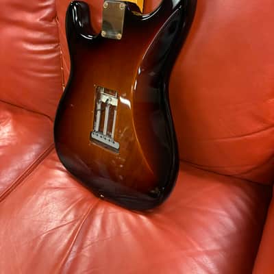 2015 Fender Stevie Ray Vaughan Stratocaster 3-Color Sunburst imagen 15