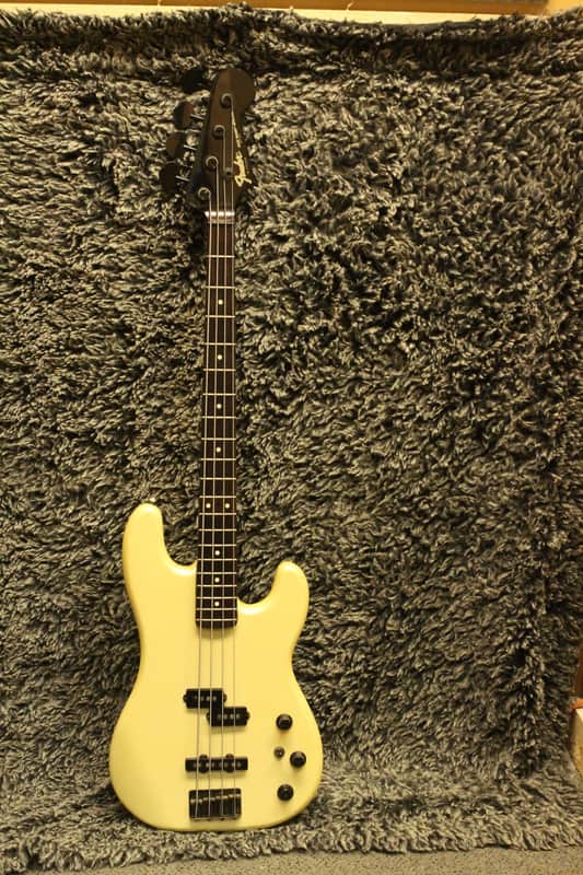 80's Fender Jazz Bass Special Japan, original Duff McKagan, Pearl