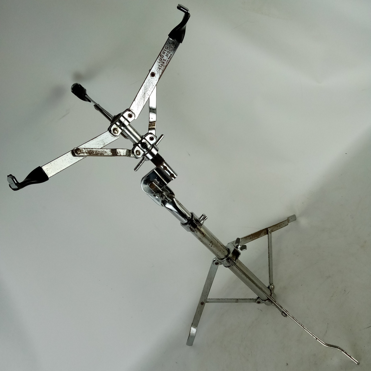 Ludwig #1364 "Atlas" Vintage60s Script Logo Snare Drum Stand Chrome Chicago USA — main photograph