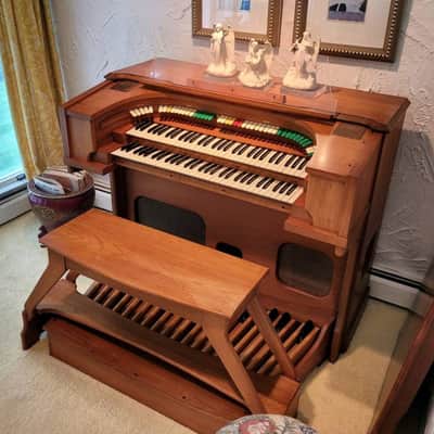 Allen Organ with Pedalboard, Internal Speakers, and bench! image 1
