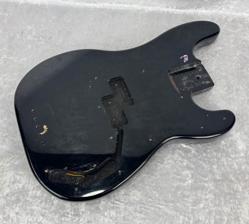 Fender Squier Series Precision Bass P-bass Body MIK in black image 1