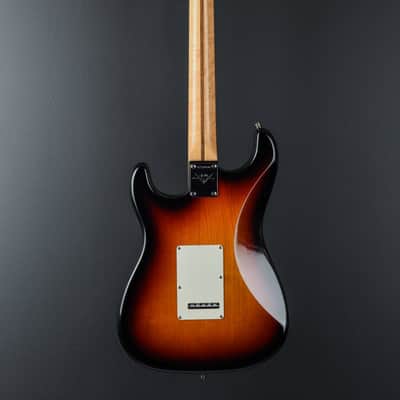 Fender Custom Shop USED Custom Classic Stratocaster "V" Neck - 3-Color Sunburst '08 image 5