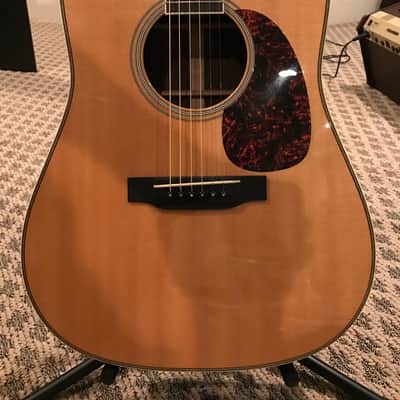 martin HD28V 2001 Gloss Natural image 3