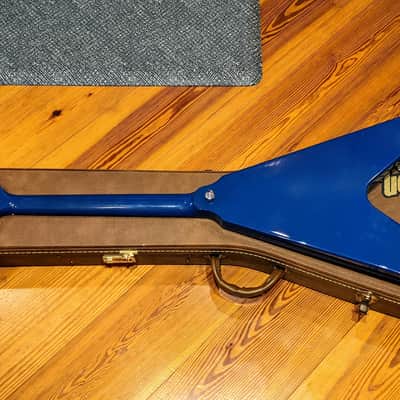 Gibson 1999 Flying V98 Hard Rock Limited 1 of 25 Blue Guitar w/OHSC & Shirt, RARE, EXC Condition! image 9