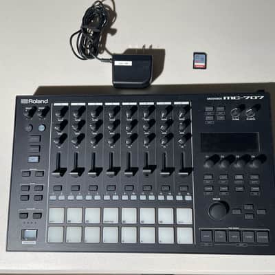 Roland MC-707 Groovebox 2019 - Present - Black Bild 1