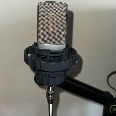 AKG C214 Large Diaphragm Cardioid Condenser Microphone 2010s - Black image 8