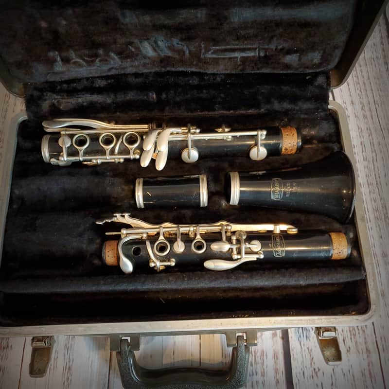 Bundy Student Clarinet with case image 1