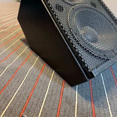 Meyer UM-1P & UM-100P self powered stage monitor image 4