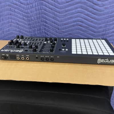 Polyend Dreadbox Medusa Hybrid Synthesizer 2018 - 2021 - Black image 5