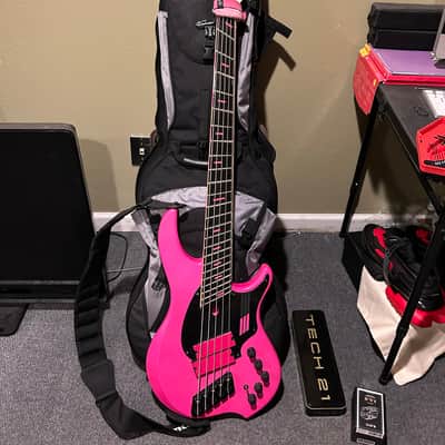 Dingwall NG-2 2015 - Pink image 1