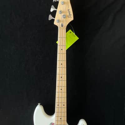 Squier Sonic Bronco Bass 2023 - Arctic White image 3