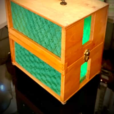 Rotary Connection 2x8 portable light up guitar speaker cabinet. Semi Open. 8 ohms/50watts. Vintage speakers and style/sound. Cuts in half for travel. Utah/pyle speakers. 2026 - Blonde/Green image 1