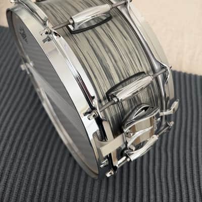 GRETSCH 5.5X14 BROOKLYN SNARE DRUM - GREY OYSTER NITRON WRAP image 2