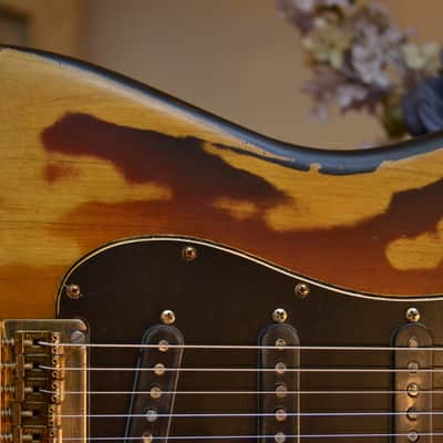 Fender Stratocaster Standard Sunburst Heavy Relic Nitro Custom Shop 69's image 5