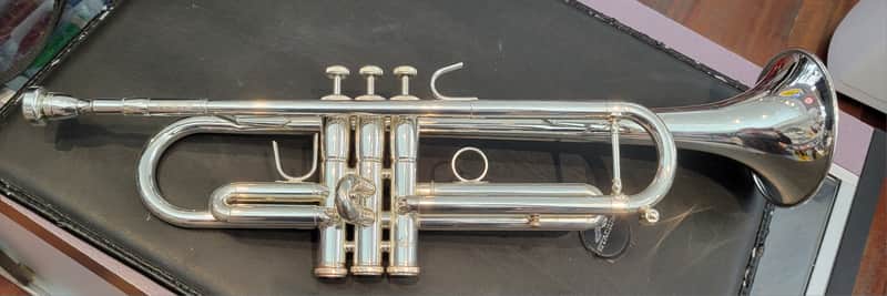 Stomvi Forte intermediate Bb Trumpet ML Bore with Mouthpiece and case - Silver Plated image 1
