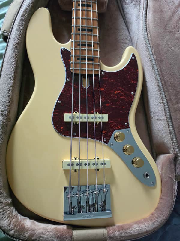 Sire V5 2025 - Vintage White 5 String image 1