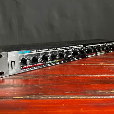 Alesis 3630 Compressor image 3
