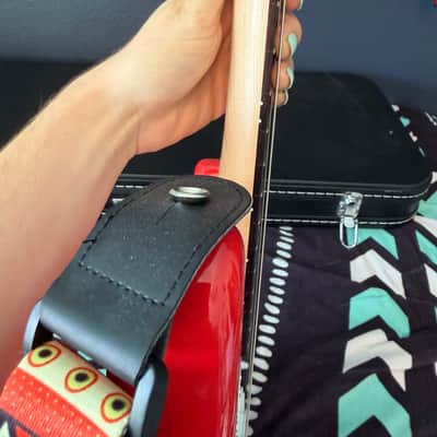 Squier Standard Stratocaster with Maple Fretboard 2001 - 2018 - Candy Apple Red image 8