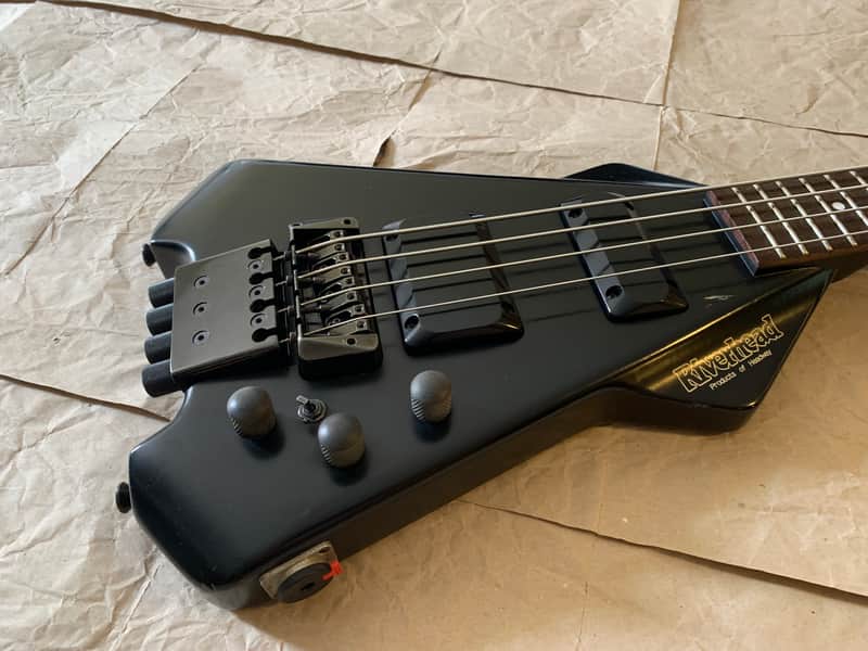 ベース Unicorn Bass FREEDOM CUSTOM GUITAR RESEARCH Unicorn BASS PREAMPLIFIER Revies