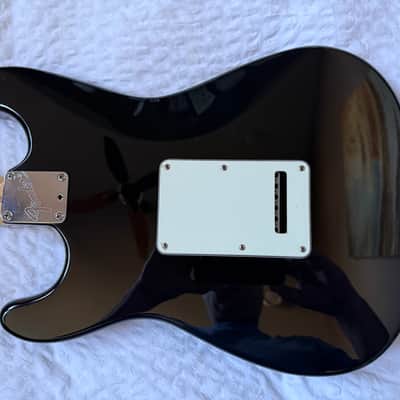 Attention Collectors! Fender “Case Queen - closet guitar” 50th anniversary Stratocaster 1996 - Black image 10