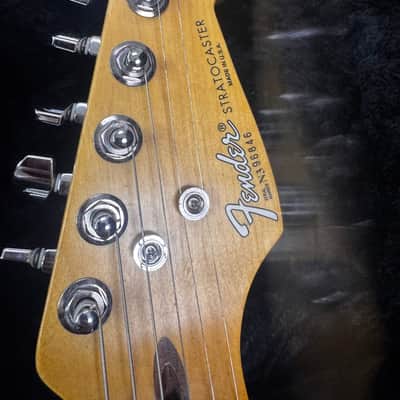 Fender American Standard Stratocaster with Maple Fretboard- 1993 - Brown Sunburst image 3