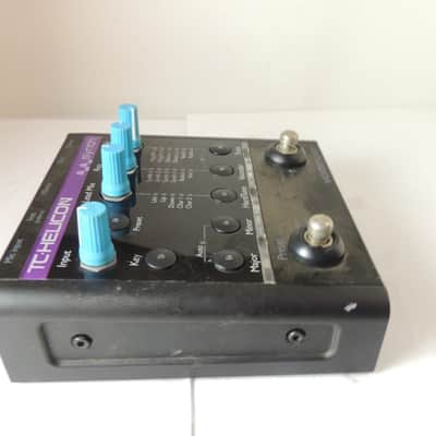 TC Helicon Voicetone Synth Vocal Effects Processor Pedal Free USA Shipping image 6