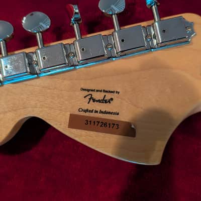 Squier Vintage Modified '70s Stratocaster image 8