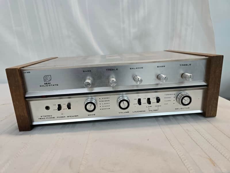 Akai AA-5000 Solid-state Stereo Amplifier 1966-69 - Silver Face Wood Sides