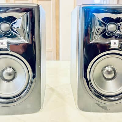 Pair of JBL 305P MkII 2-Way 5" Active Nearfield Studio Monitors (Pair) 2010s - Black image 4