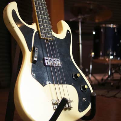Arirang Short Scale Bass 1970s Olympic White & Mahogany Neck image 2