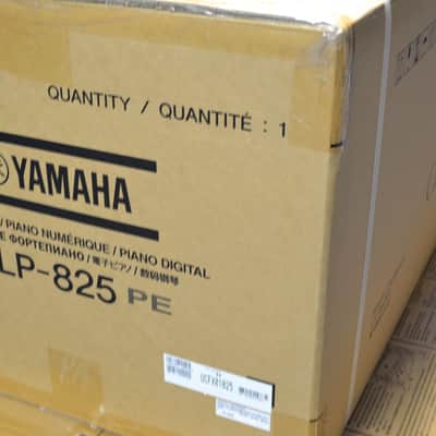 Yamaha Clavinova CLP-825 PE 2026 - Polished Ebony image 3