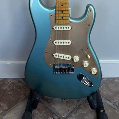 2002/3 Fender American Series Stratocaster image 2