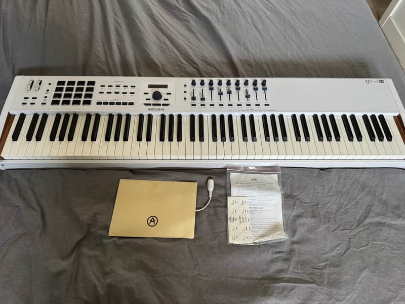 Arturia KeyLab 88 MkII MIDI Controller 2019 - Present - White image 1