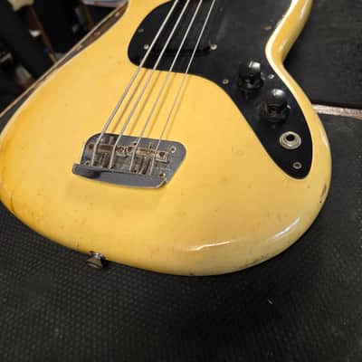 Fender Musicmaster 1973-1974 - Vintage white image 2