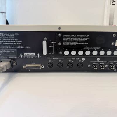 Akai MPC2000 MIDI Production Center 1997 - 2001 - Grey image 5
