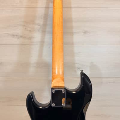 Silvertone S-Style Electric Guitar Black Maple Fingerboard image 8