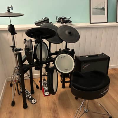 Roland TD-17KVX V-Drum Kit with Mesh Pads 2020 - Black - shipped with Amp Fender Mustang