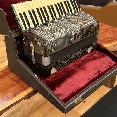 Vintage 120 Bass Full Size Harmonium Piano Accordion Black MOP With Case image 3