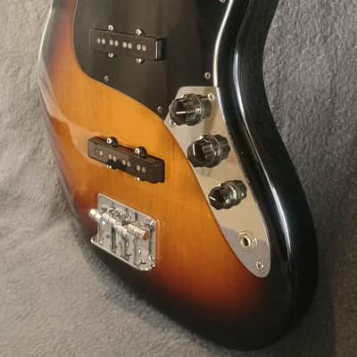 Fender Vintera '70s Jazz Bass Body 2012 3-Color Sunburst image 3