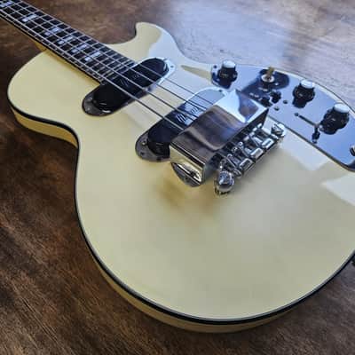 Gibson Les Paul "Triumph Bass" 1980 image 6