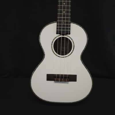 Lanikai Julia Michaels White Pearl Tenor Signature Ukulele w/i ag image 3