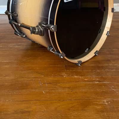 Ludwig Epic Funk Acoustic Drum 22" Natural Black Burst image 1