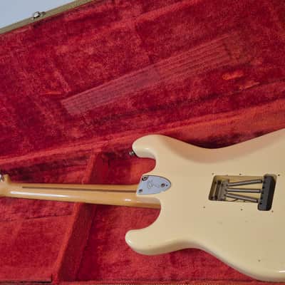 Vintage Fender  Stratocaster 1985 MIJ E serial image 7