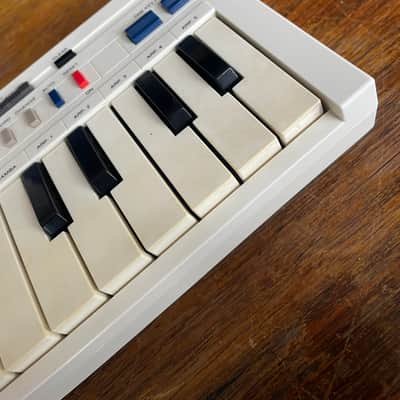 Casio PT-20 29-Key Mini Synthesizer 1980s - White image 7