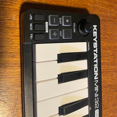 M-Audio Keystation Mini 32 MkIII MIDI Keyboard Controller 2019 - Present - Black image 2
