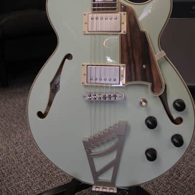 D'Angelico Deluxe SS Semi-Hollow Limited Edition with Stairstep Tailpiece 2021 - Sage image 6