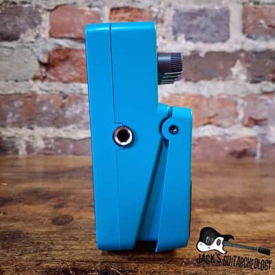 Behringer CS400 Compressor Sustainer Pedal *USED* (2000s - Aqua) image 2