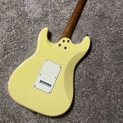 Jet Guitars JS-400 JS400 VYW, HSS Ceramic pickups, solid basswood body, 22 frets roasted maple neck, 2 point tremolo Free Setup image 6