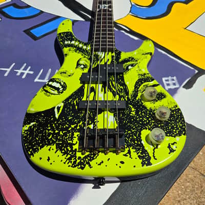 Squier MB-4 Modern Bass 2002 - 2010 - Skull and Crossbones image 5