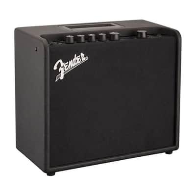 Fender Mustang LT25 Guitar Combo Amplifier image 2